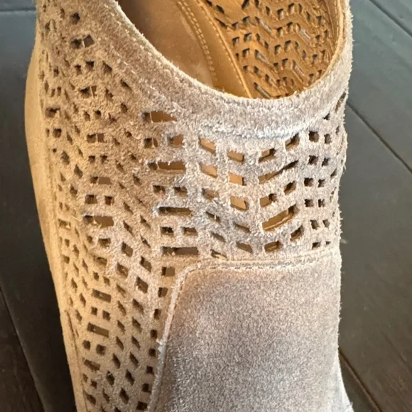 Women's Via Spiga Gray Suede Ankle Boots 9.5 - Picture 11 of 16